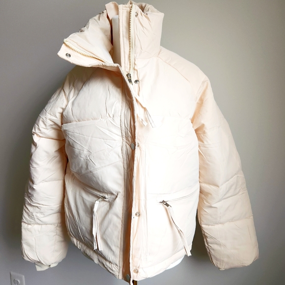 NWT Short Cream Puffer Jacket - Picture 2 of 8